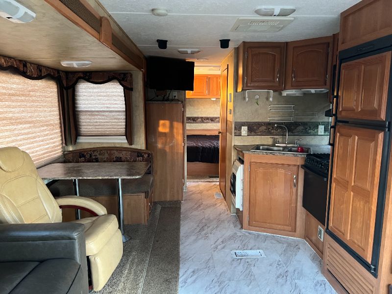 2008 Keystone Cougar 268RLS - Image 8