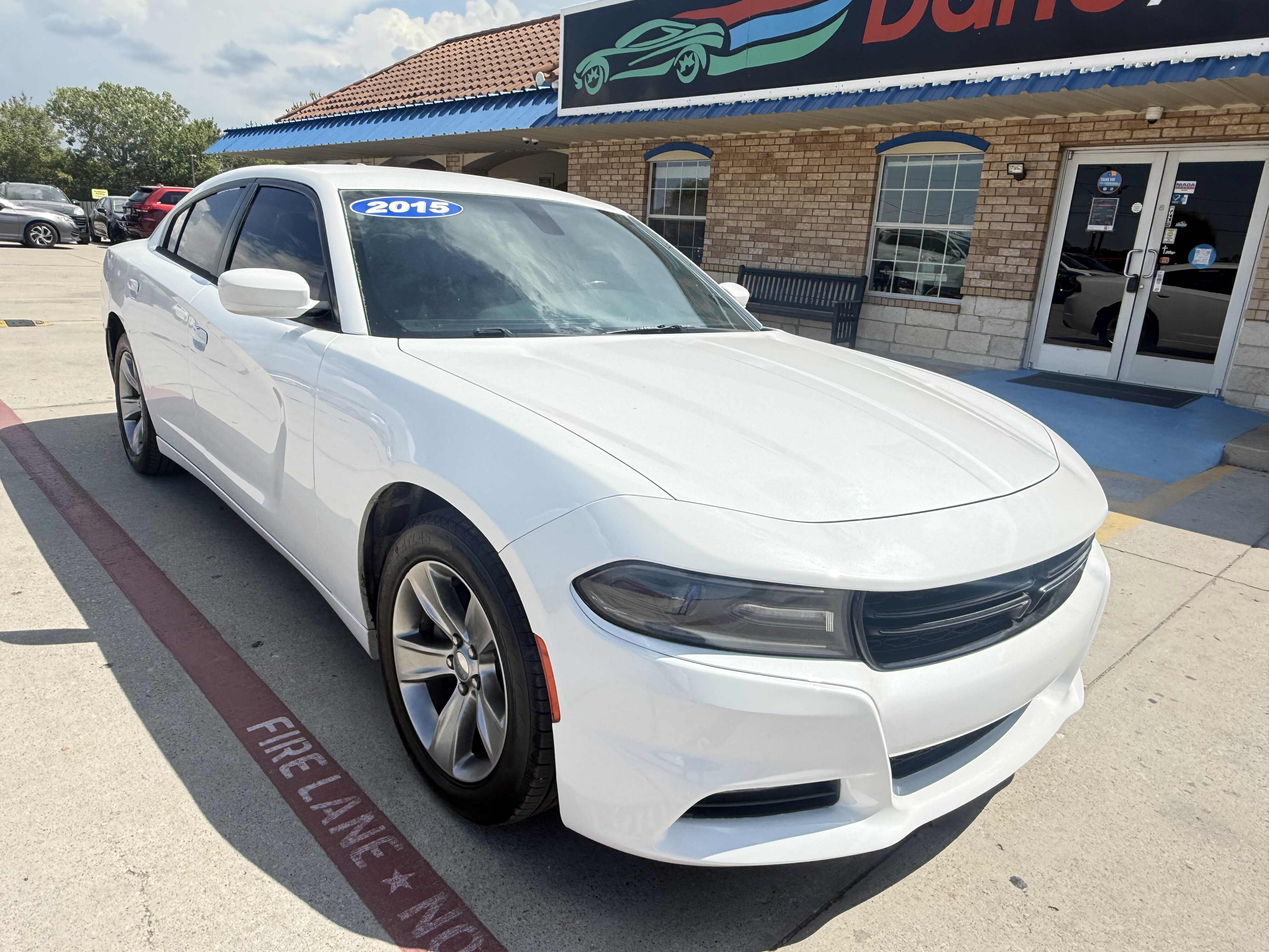 2015 Dodge Charger Sedan 4D SXT V6 - Image 4