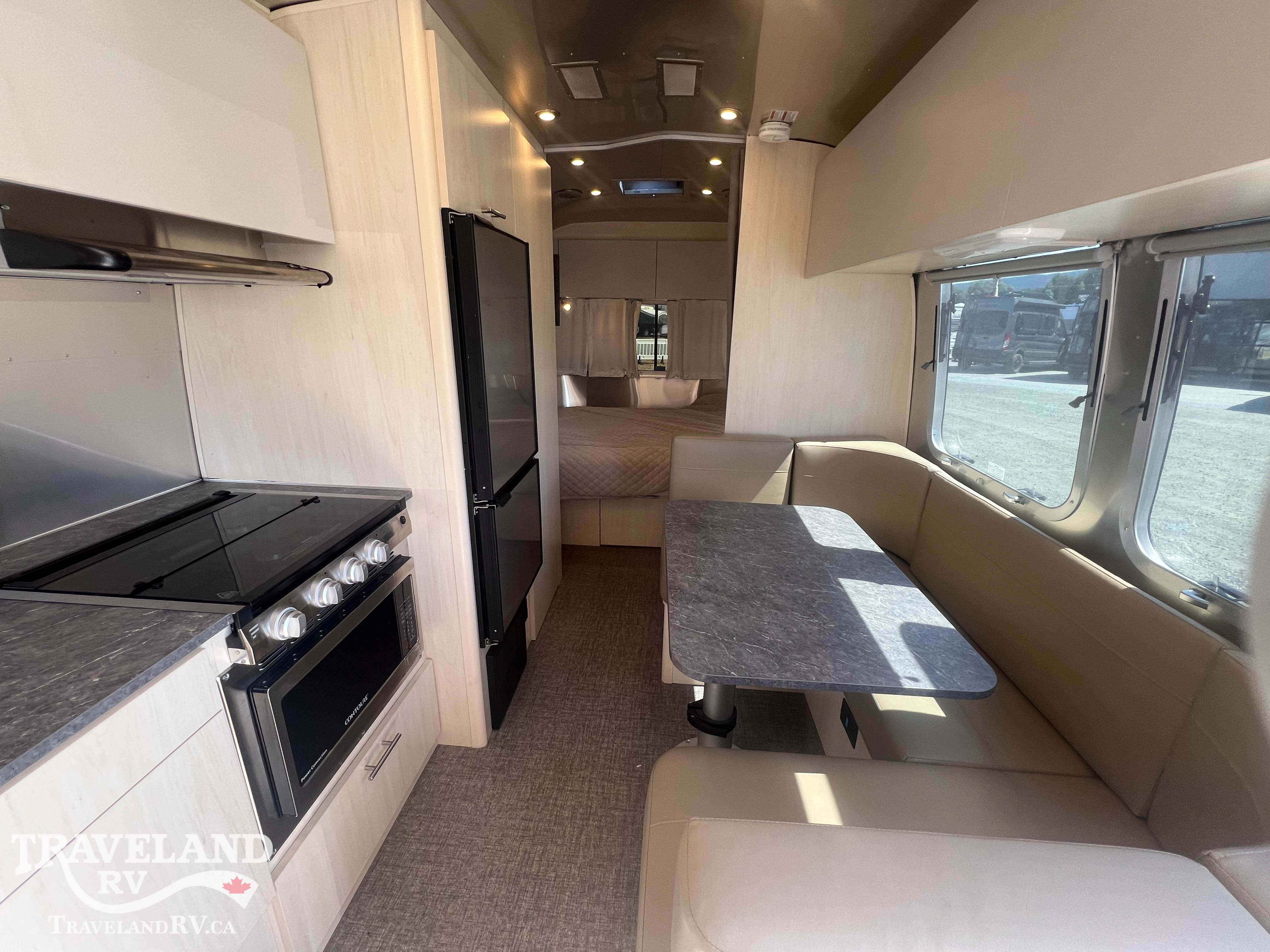 2023 Airstream Flying Cloud 23FBQ - Image 3
