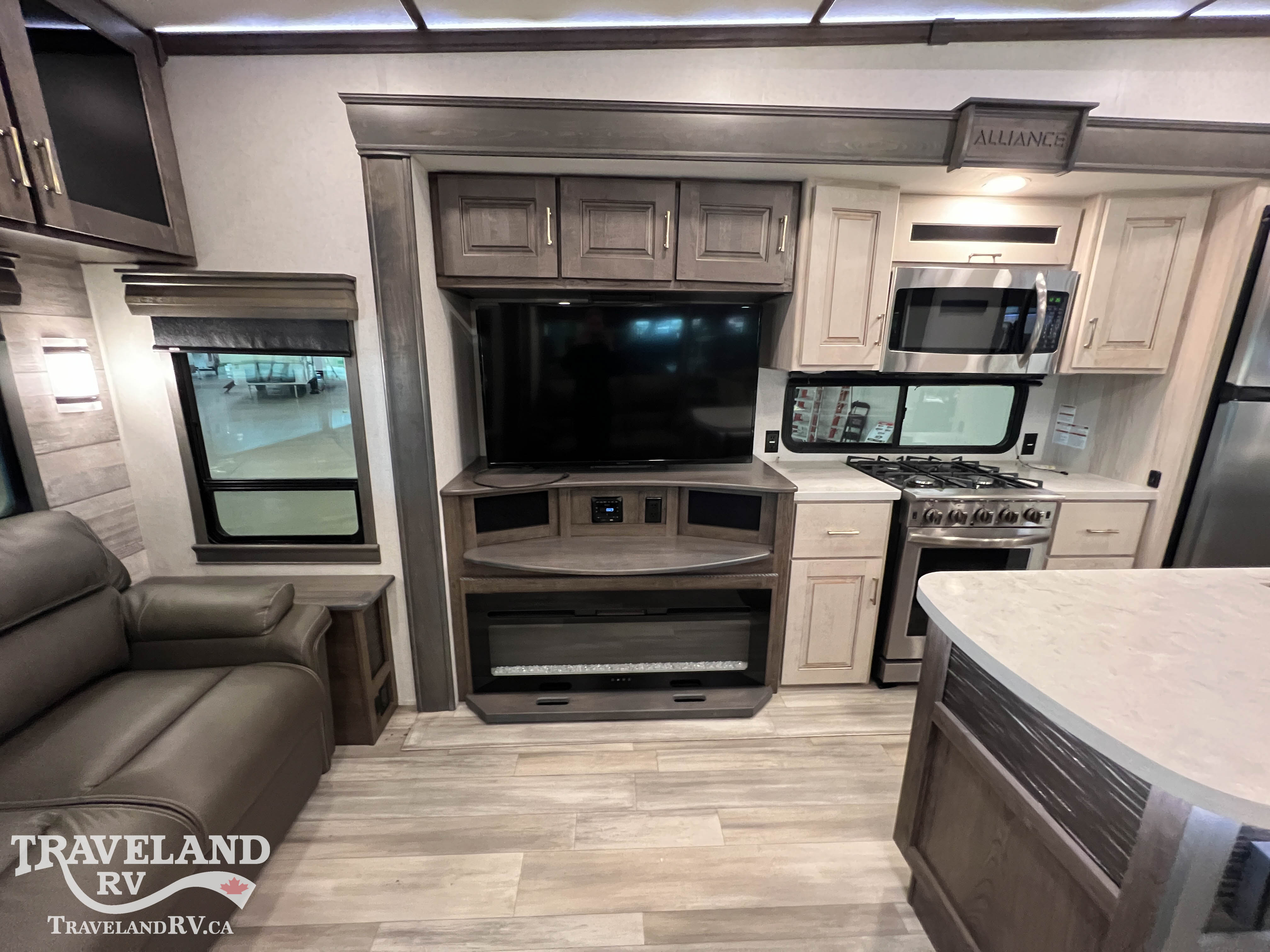 2022 Alliance RV Paradigm 390MP - Image 13