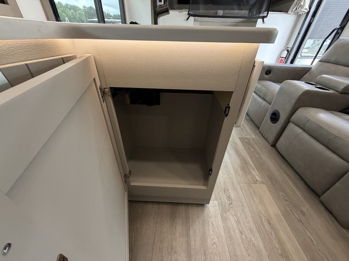 2027 JAYCO GREYHAWK XL 32U - Image 30