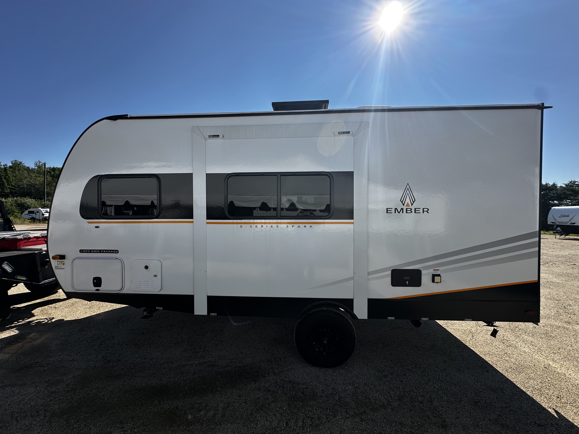2027 Ember RV E-Series 18RBE - Image 3