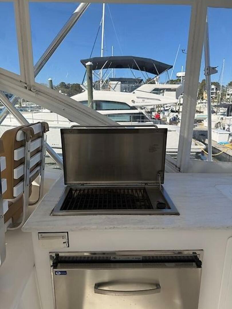 2011 Luhrs 37 IPS Canyon Series - Image 17