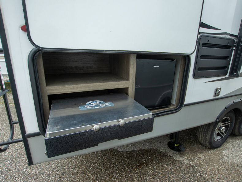 2023 Keystone Cougar Half-Ton 25RES - Image 2