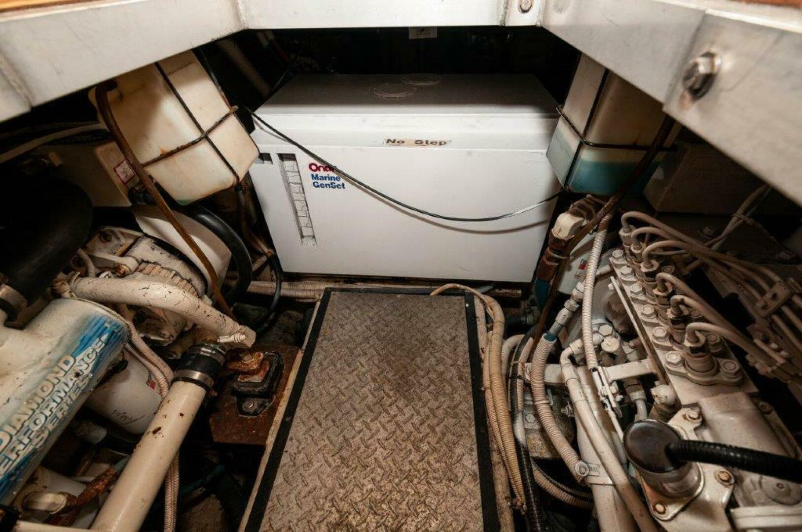 2002 Carver 444 Cockpit Motor Yacht - Image 27
