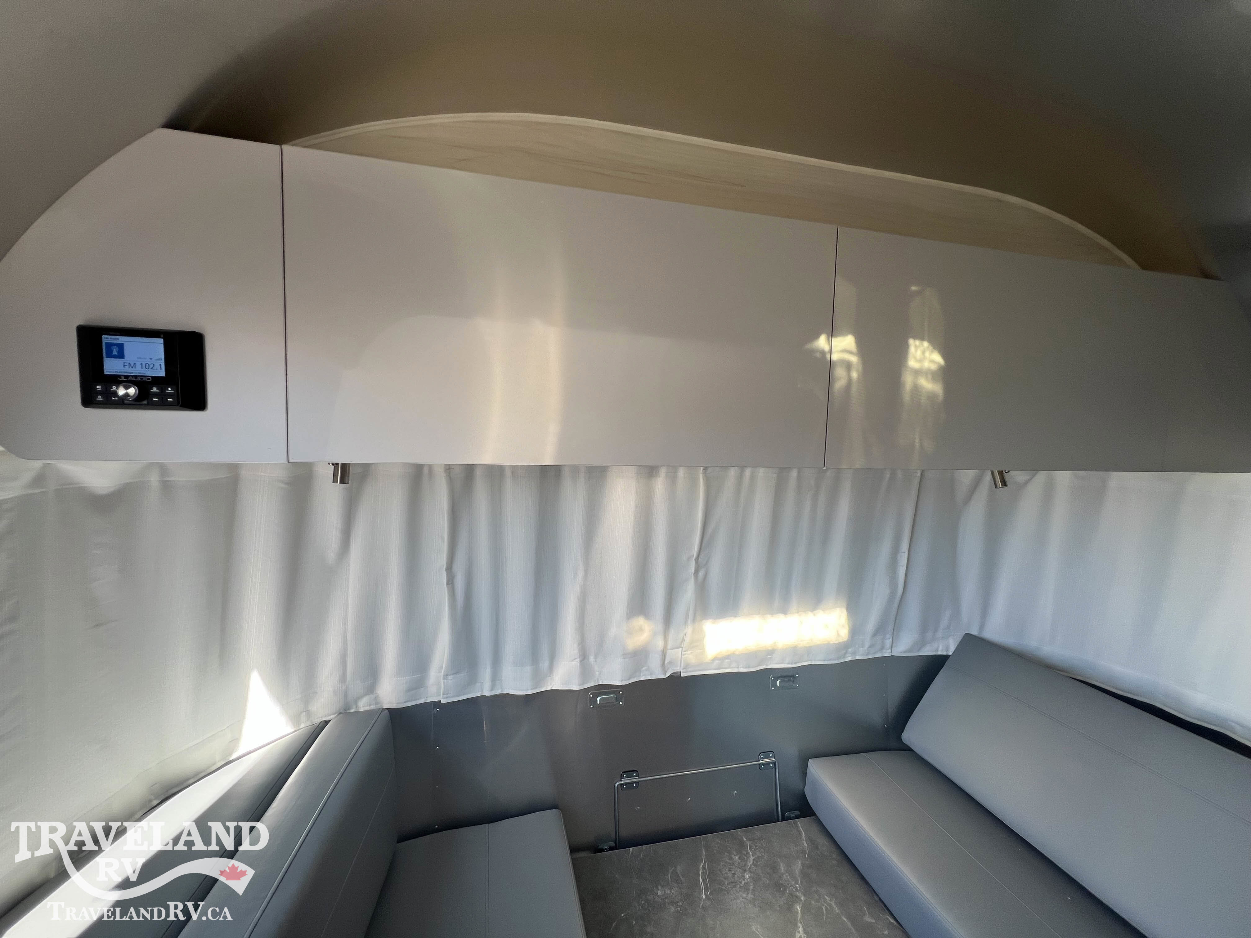 2026 Airstream Flying Cloud 25FB - Image 8