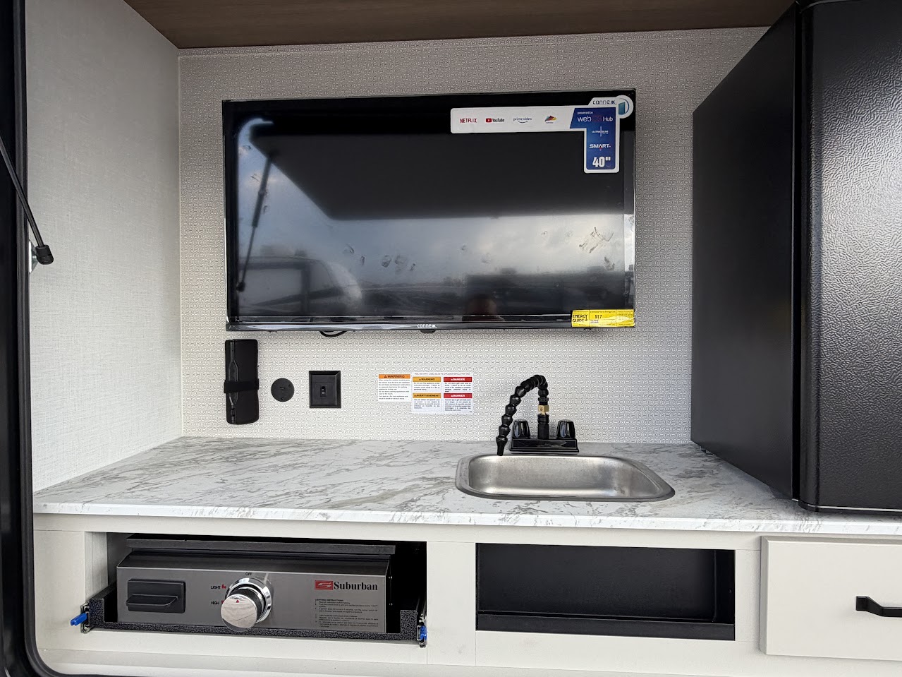 2027 VENTURE RV SPORTTREK 353VIK - Image 9