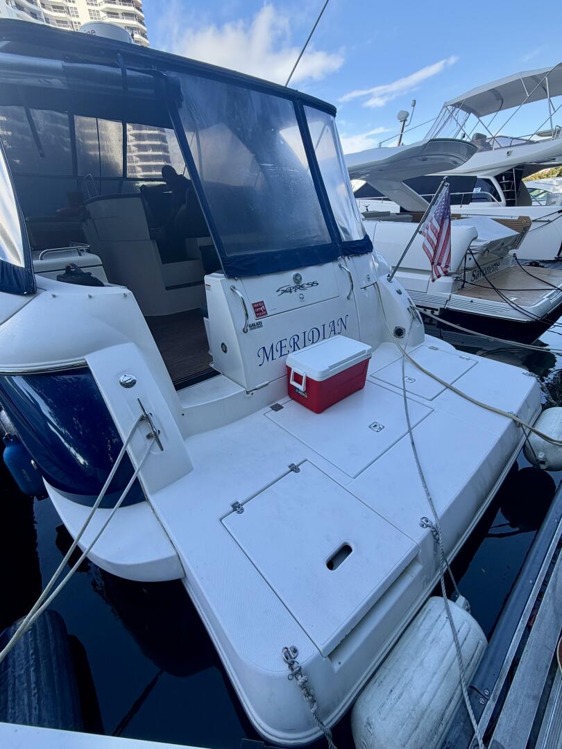 2007 Cruisers Yachts 370 Express - Image 2