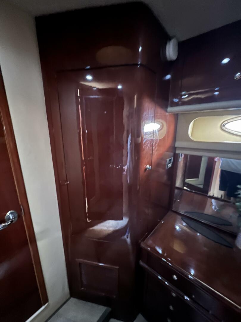 2002 Sea Ray 560 Sedan Cruiser - Image 42