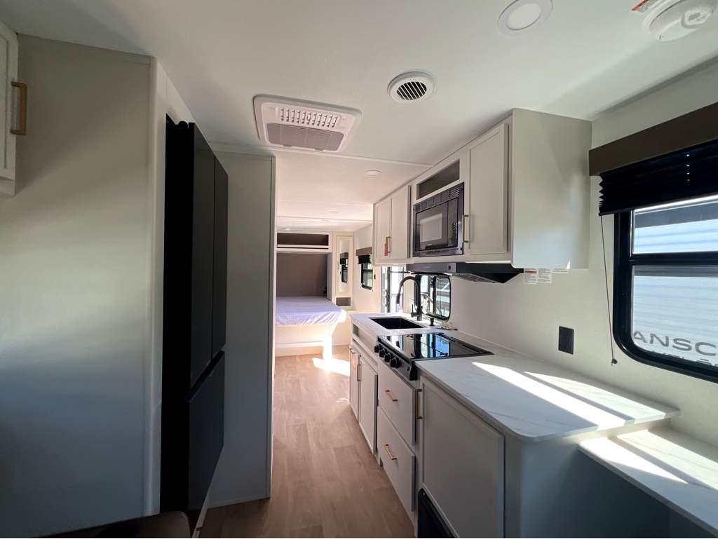 2026 GRAND DESIGN TRANSCEND 21RLX - Image 9