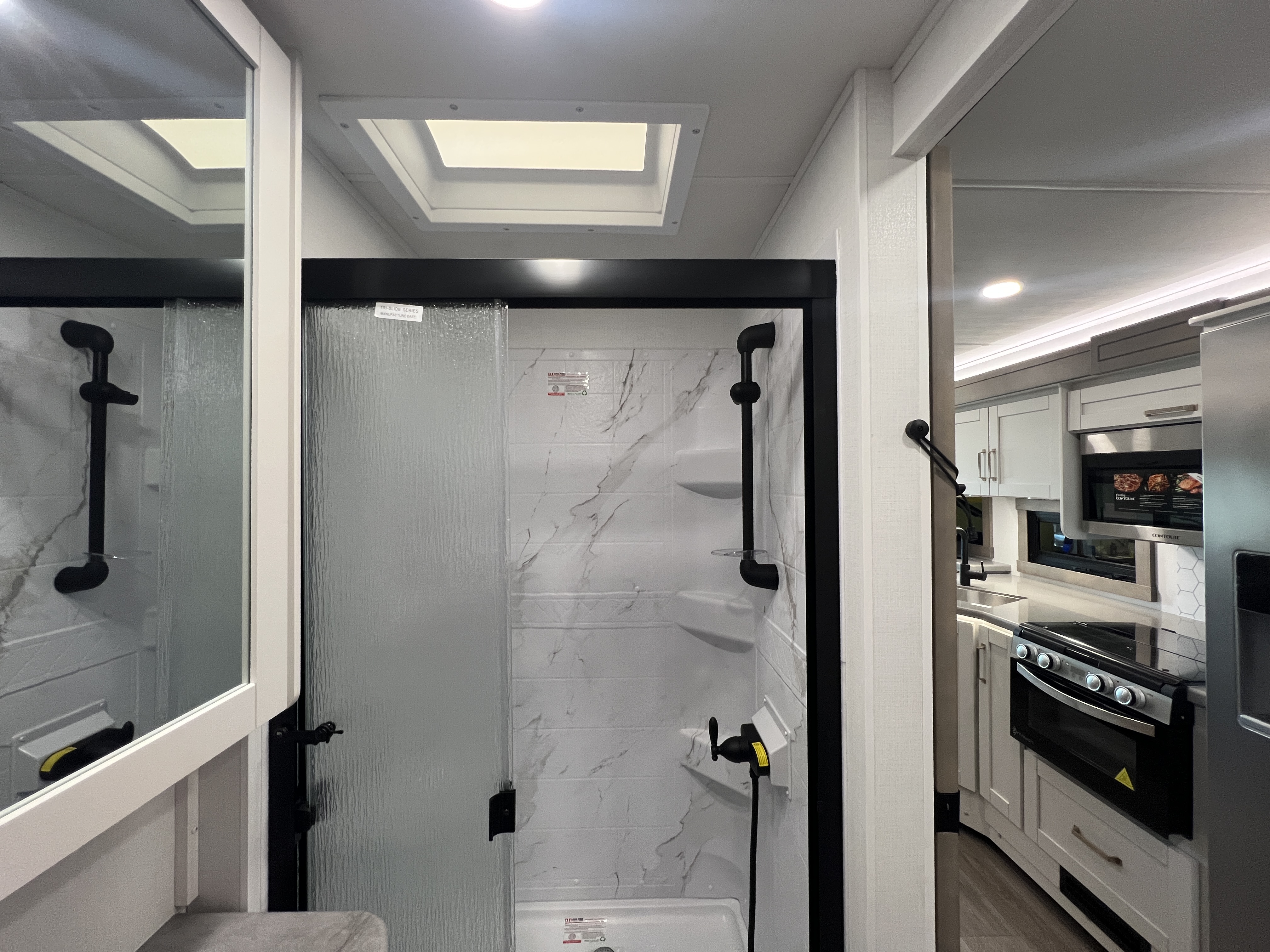 2027 Entegra Coach Vision XL 34G - Image 24