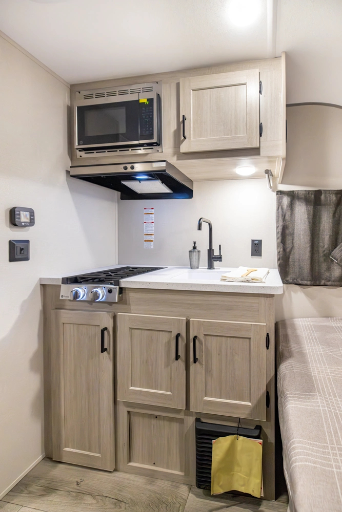 2026 Coachmen Catalina Summit Series 7 134RDX - Image 15