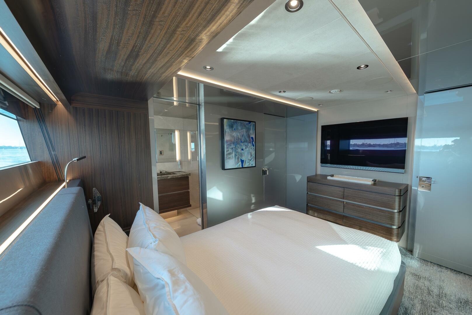 2018 Westport Raised Pilothouse - Image 28