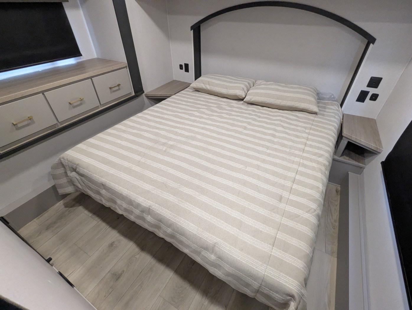 2027 Forest River Stealth 3300 - Image 19