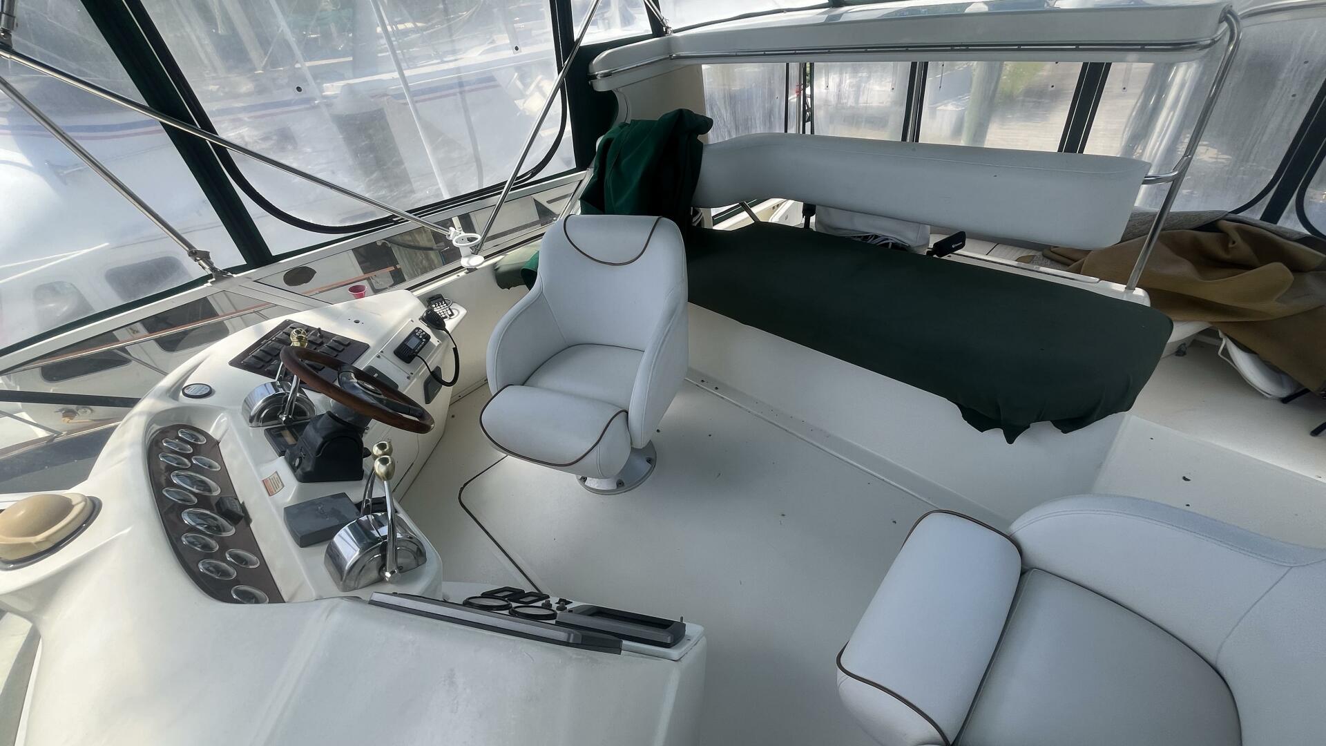 2000 Sea Ray 380 Aft Cabin - Image 14