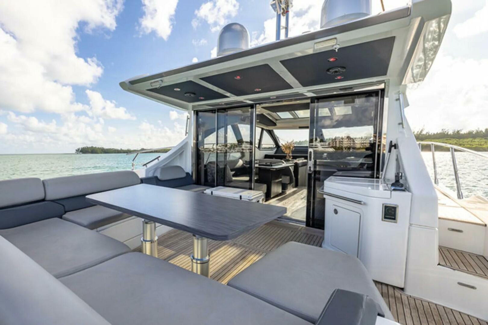 2015 Azimut 55S - Image 9