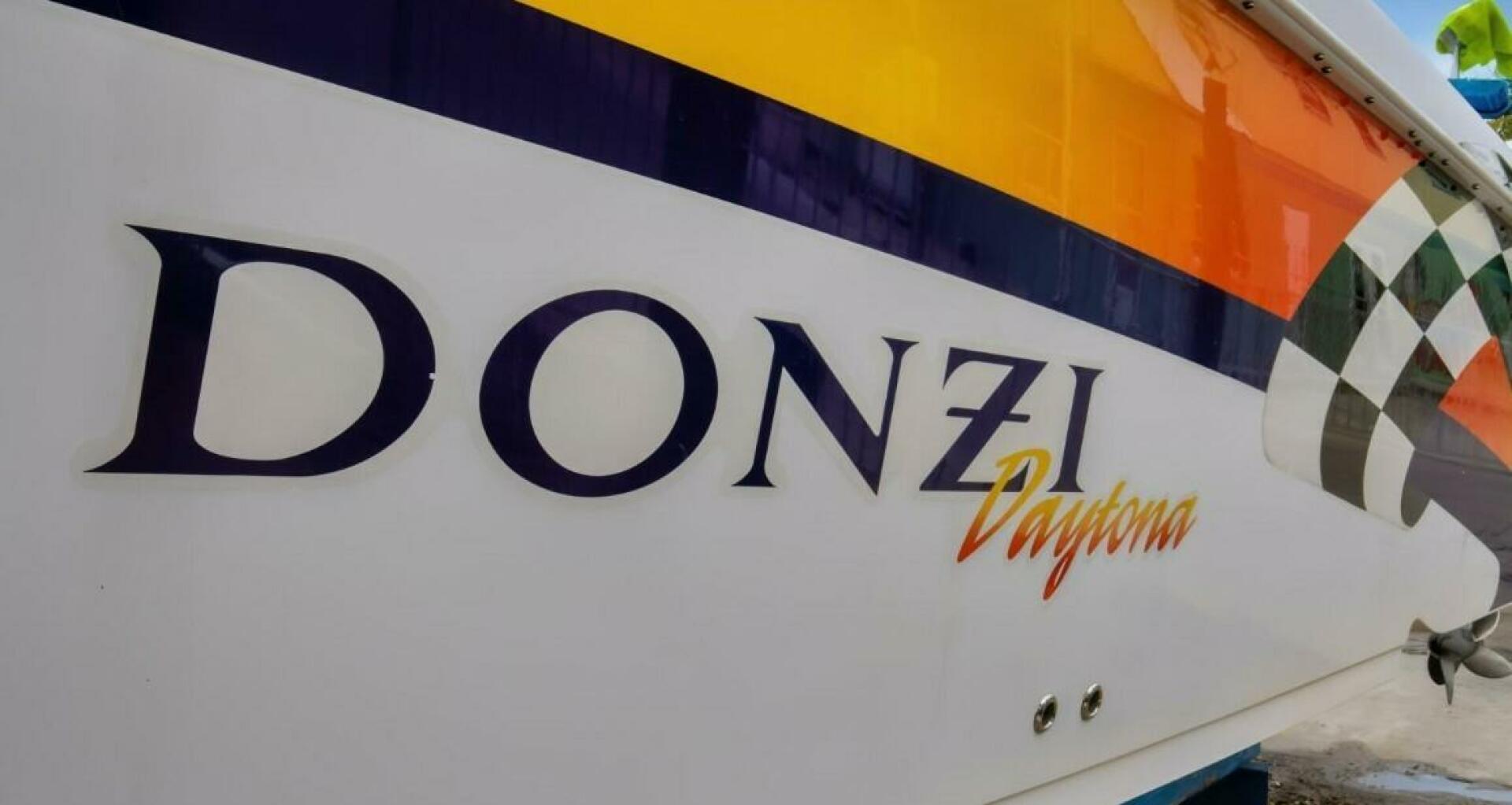 2005 Donzi 35 ZF Cuddy - Image 2