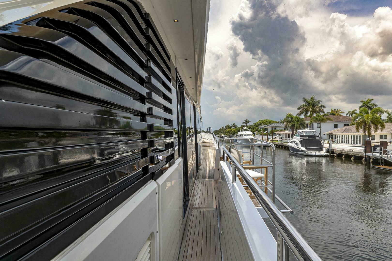 2012 Princess 32M - Image 78