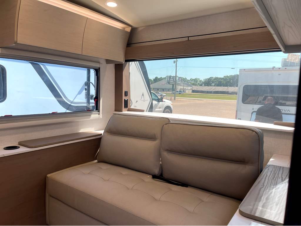 2025 GRAND DESIGN SERENOVA 150HL - Image 9