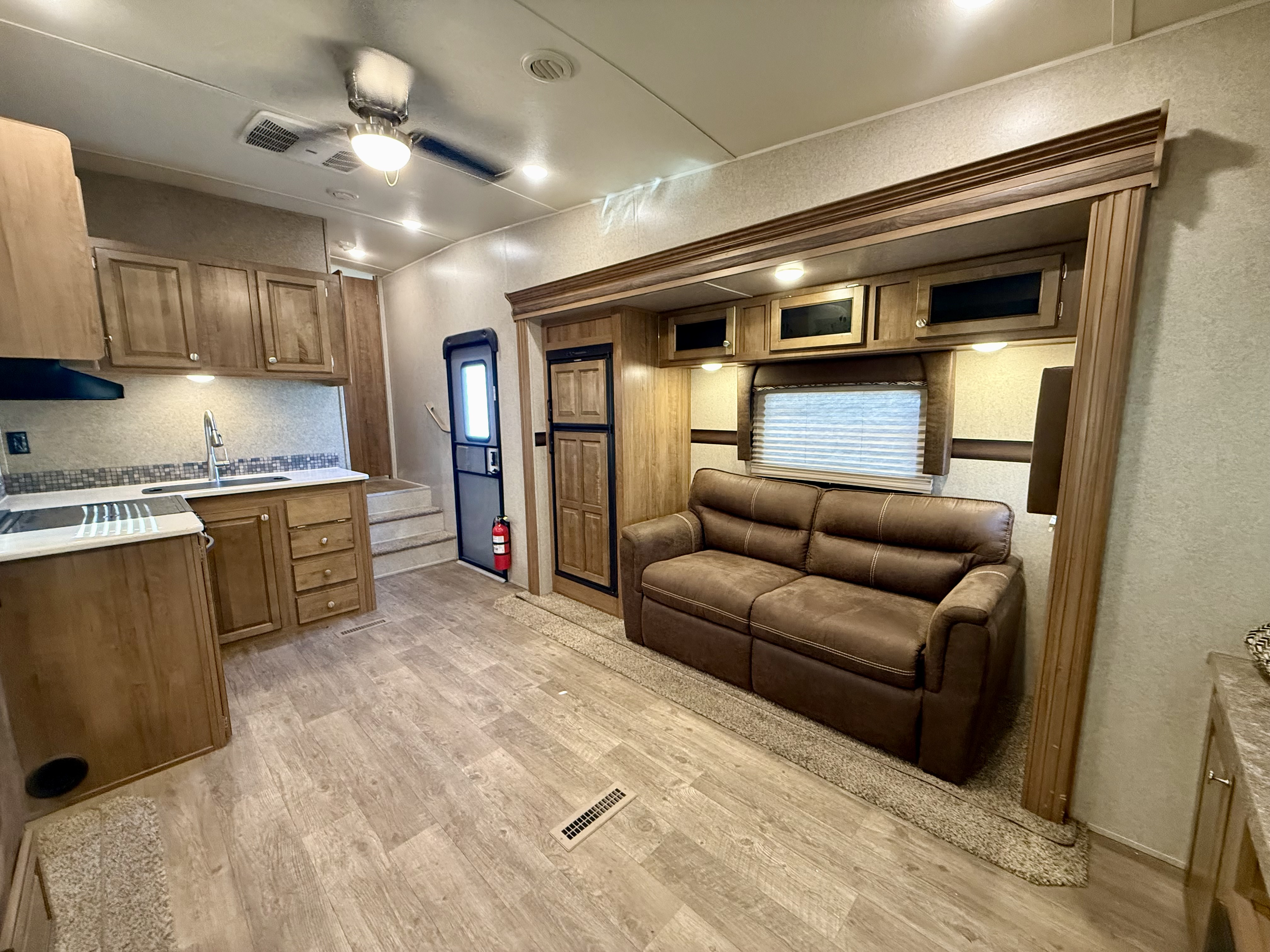 2018 Forest River Rockwood Ultra Lite 2650WS - Image 8