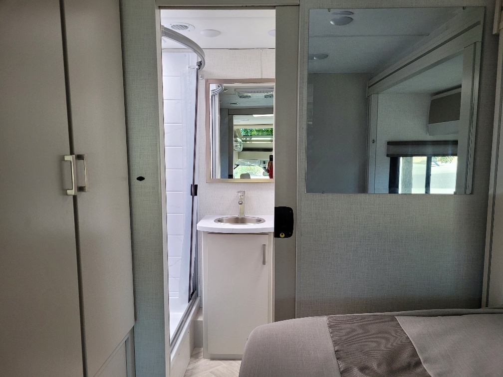 2027 Thor Motor Coach Gemini AWD 24JG - Image 13