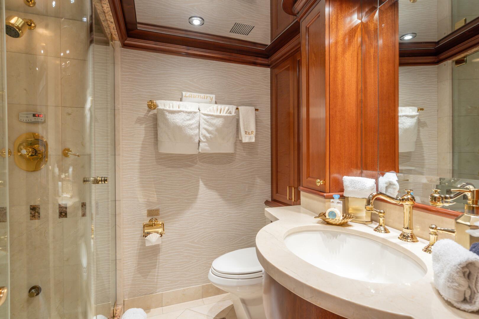 2004 Crescent Raised Pilothouse - Image 32