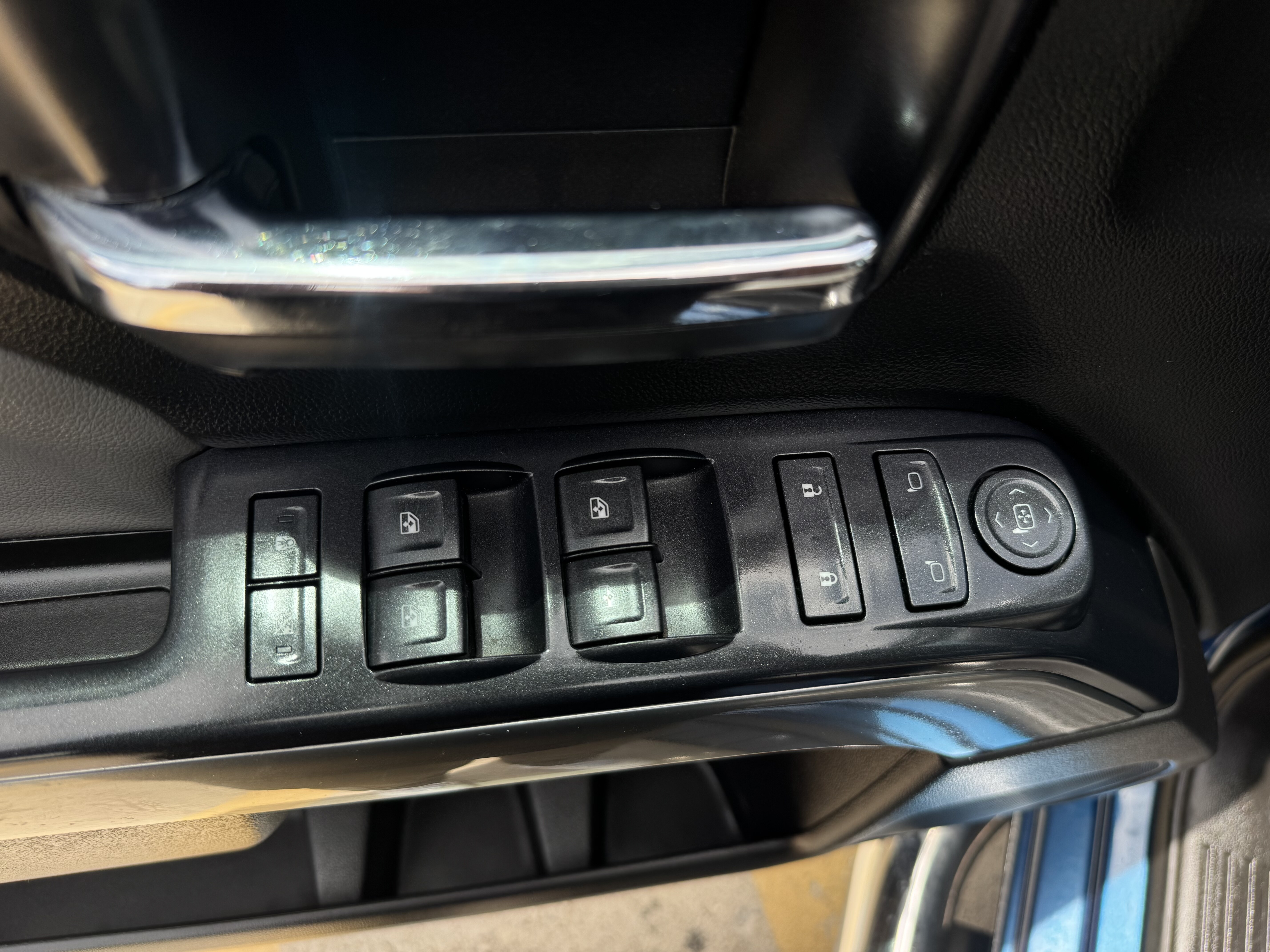 2015 Chevrolet Silverado 1500-V8 Extended Cab LT 2WD - Image 17