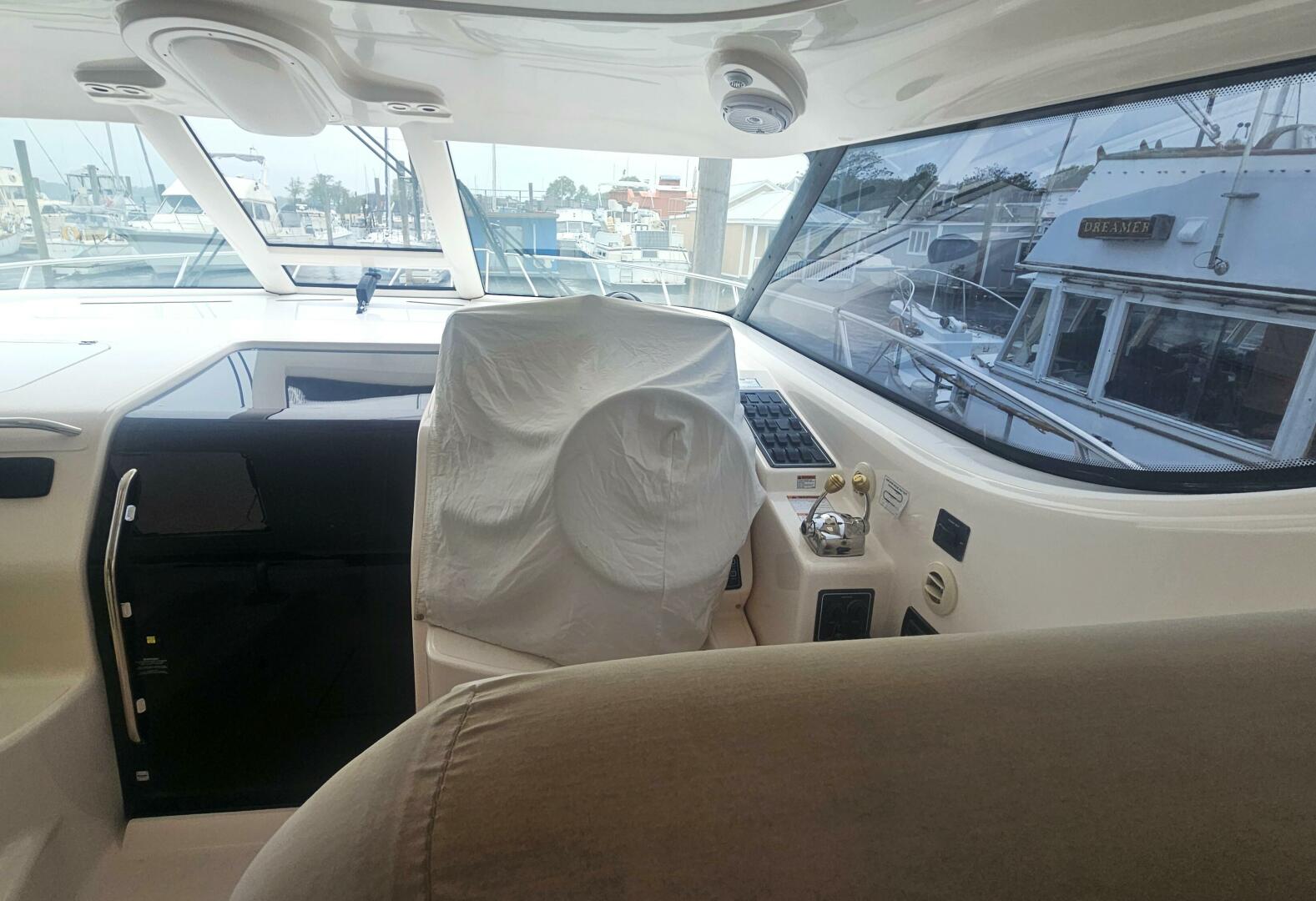 2006 Tiara Yachts 4300 Sovran - Image 16