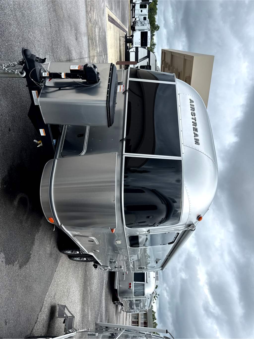 2026 AIRSTREAM TRADE WIND 23FBT - Image 2