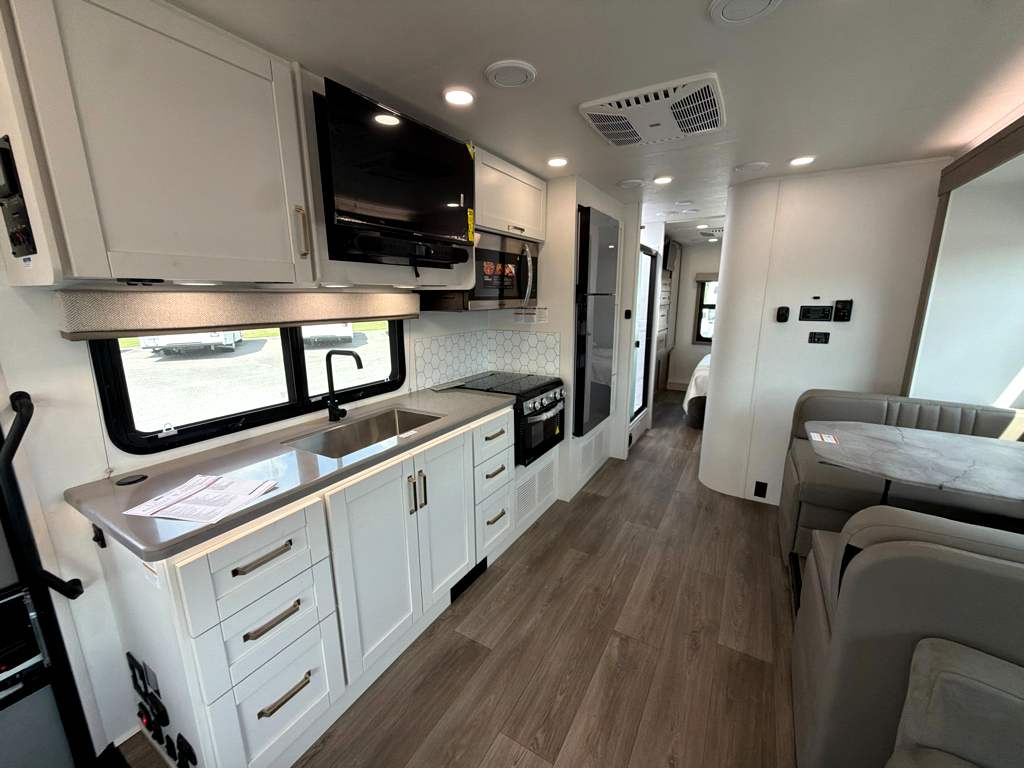 2027 ENTEGRA COACH ODYSSEY 29V - Image 9
