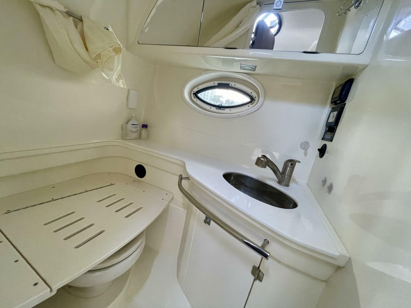 2016 Monterey 335 Sport Yacht - Image 46