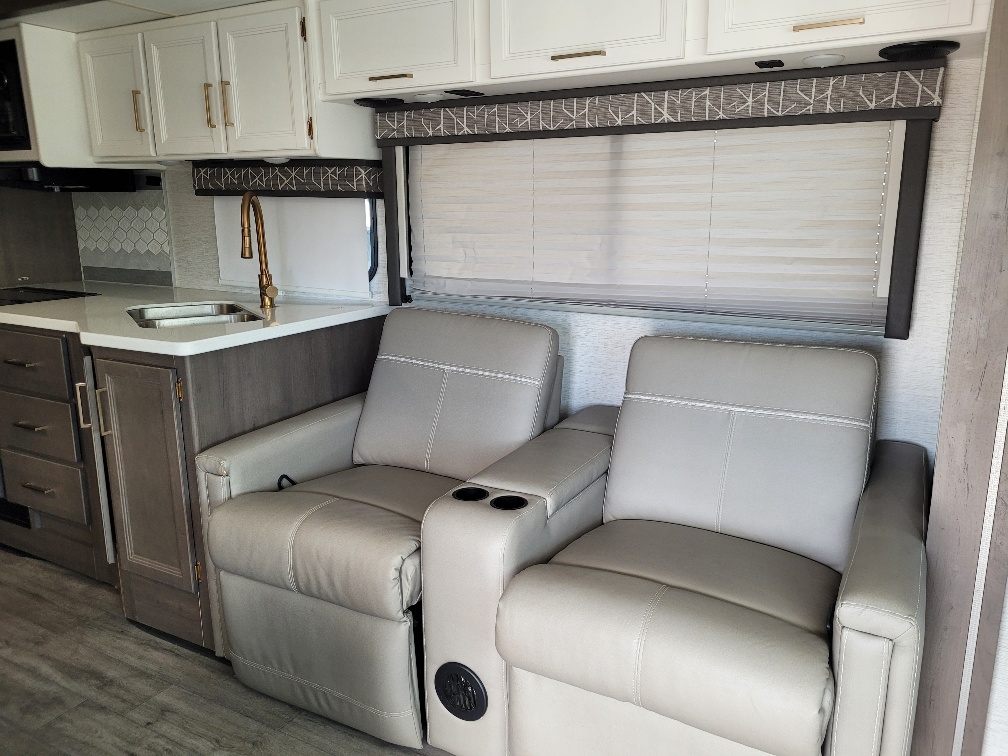 2024 Thor Motor Coach A.C.E. 29D - Image 8