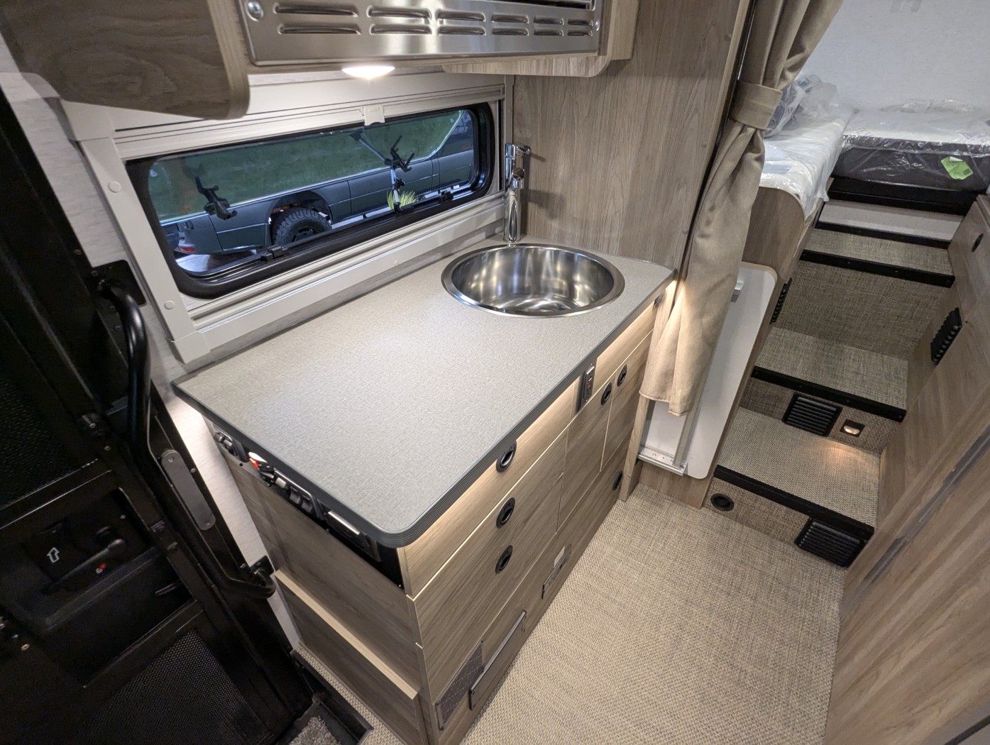 2027 Winnebago EKKO Sprinter 23B – Pop Top AWD - Image 31