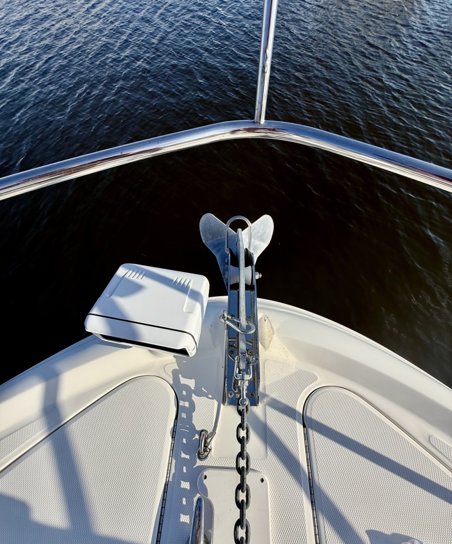 2004 Sea Ray 390 Motor Yacht - Image 25