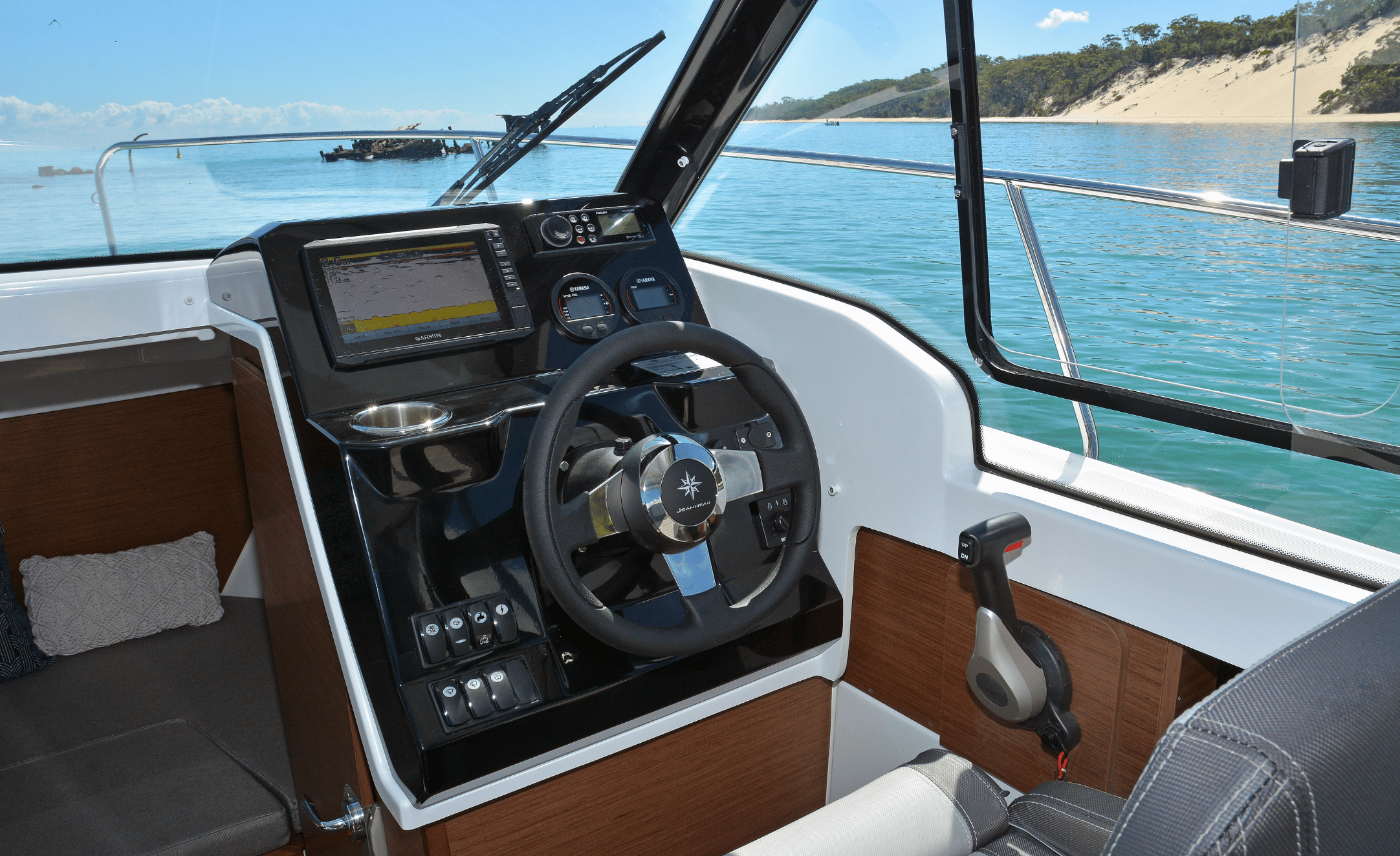 2027 Jeanneau NC 695 - Image 10
