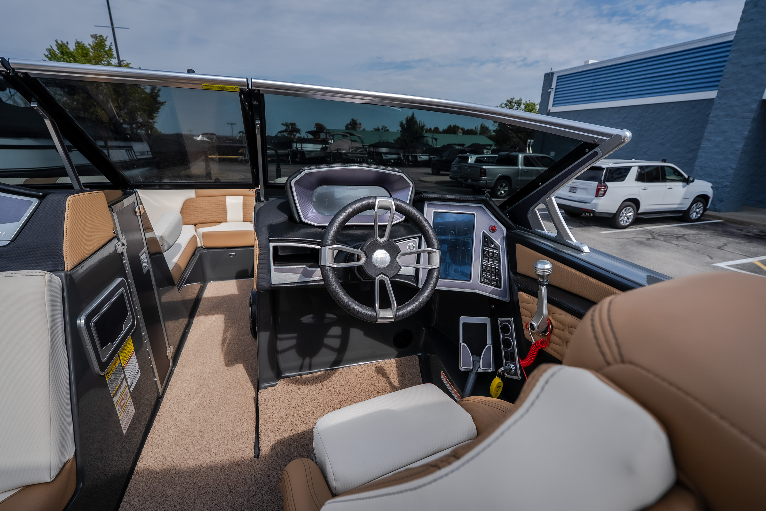 2021 MasterCraft X24 - Image 26