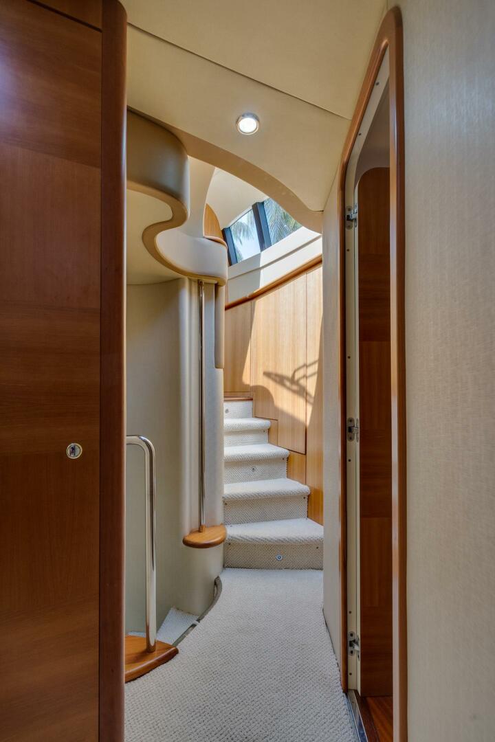 2009 Azimut 62E - Image 42