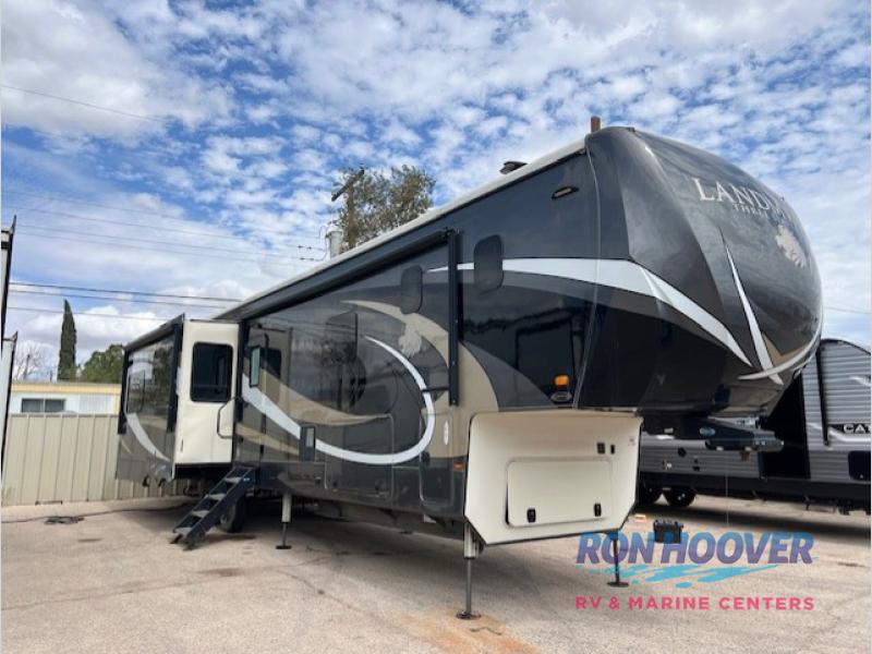 2019 HEARTLAND LANDMARK 365 NEWPORT - Image 1