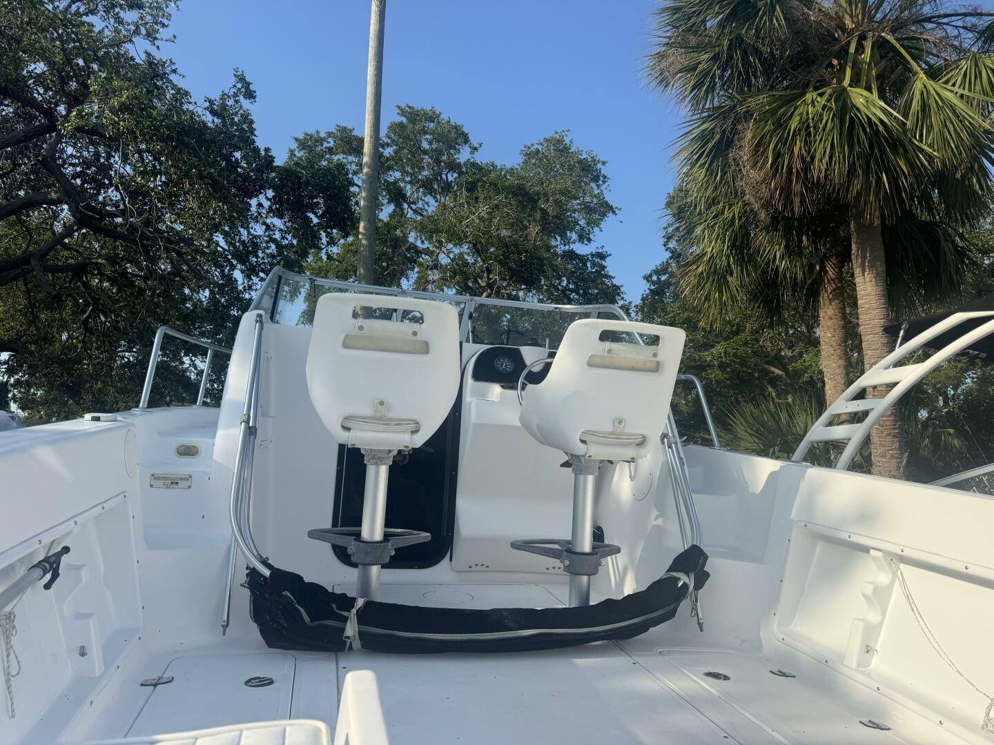 2004 Angler 220 Walkaround - Image 7