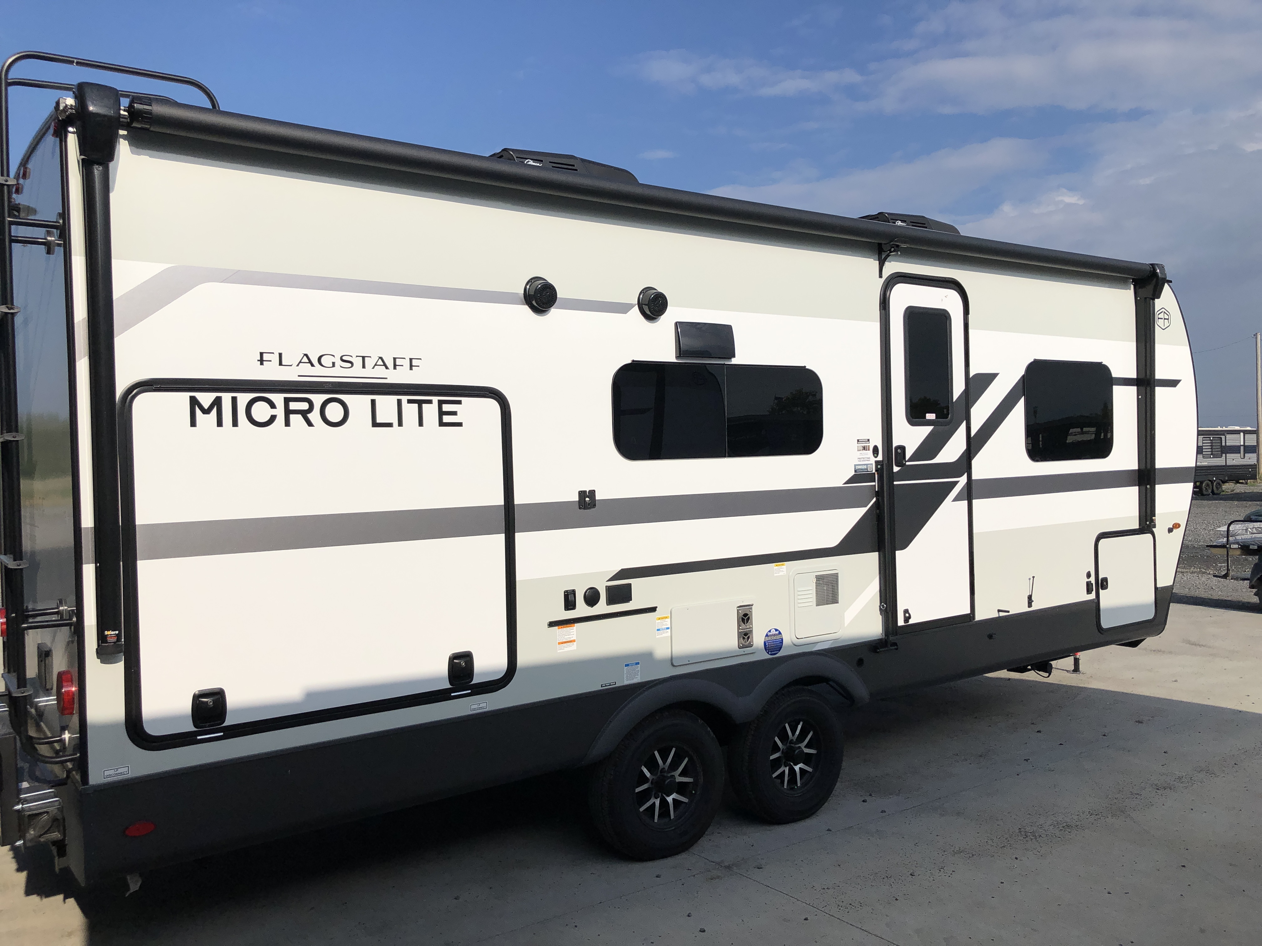 2026 Forest River Flagstaff Micro Lite 25BSDS - Image 8