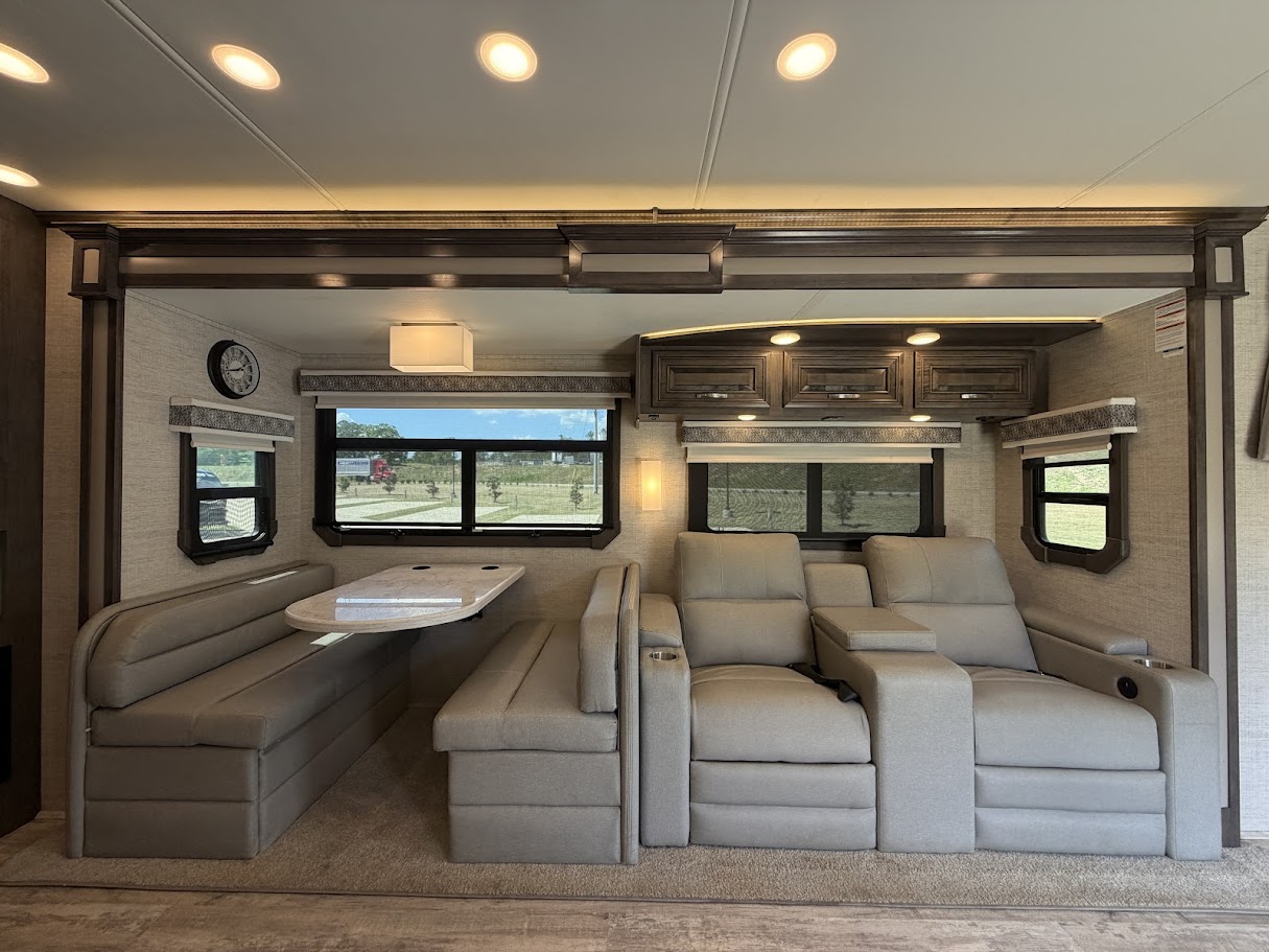 2022 JAYCO SENECA 37M - Image 11
