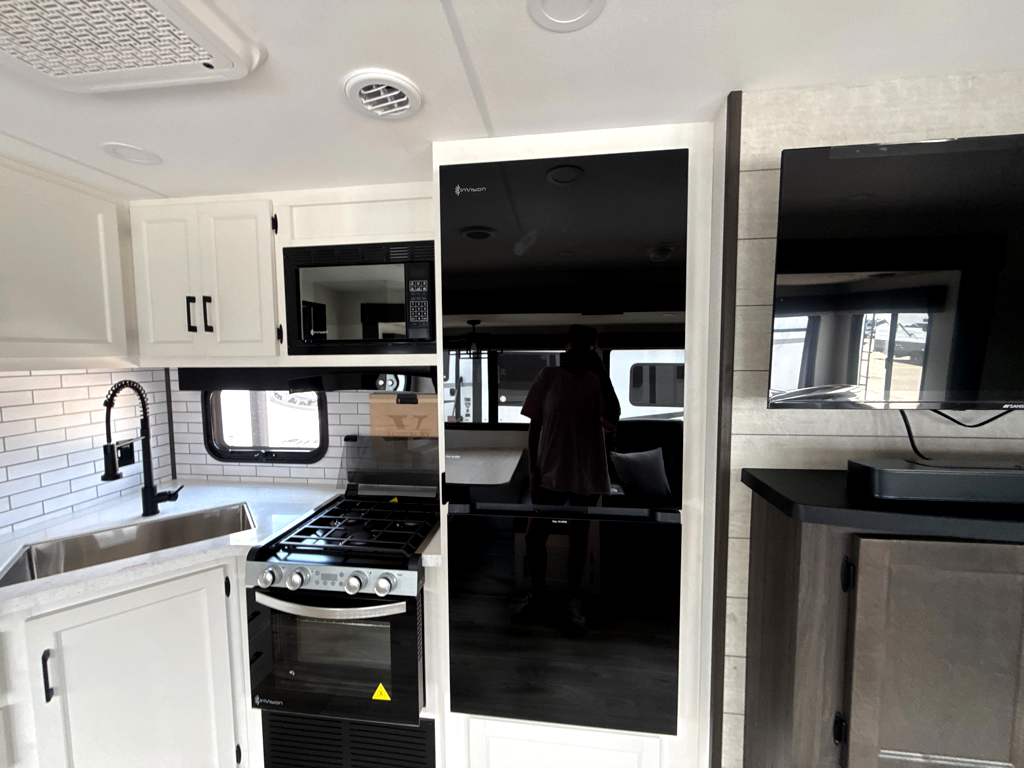 2027 VENTURE RV SPORTTREK 292VRB - Image 19