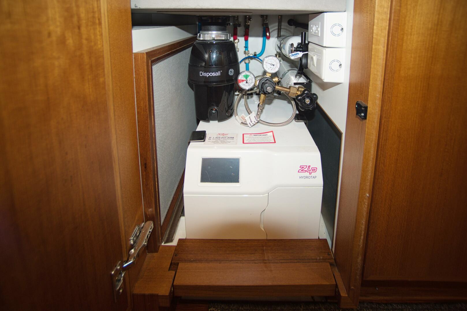2023 Marlow Explorer 70E-CB - Image 40