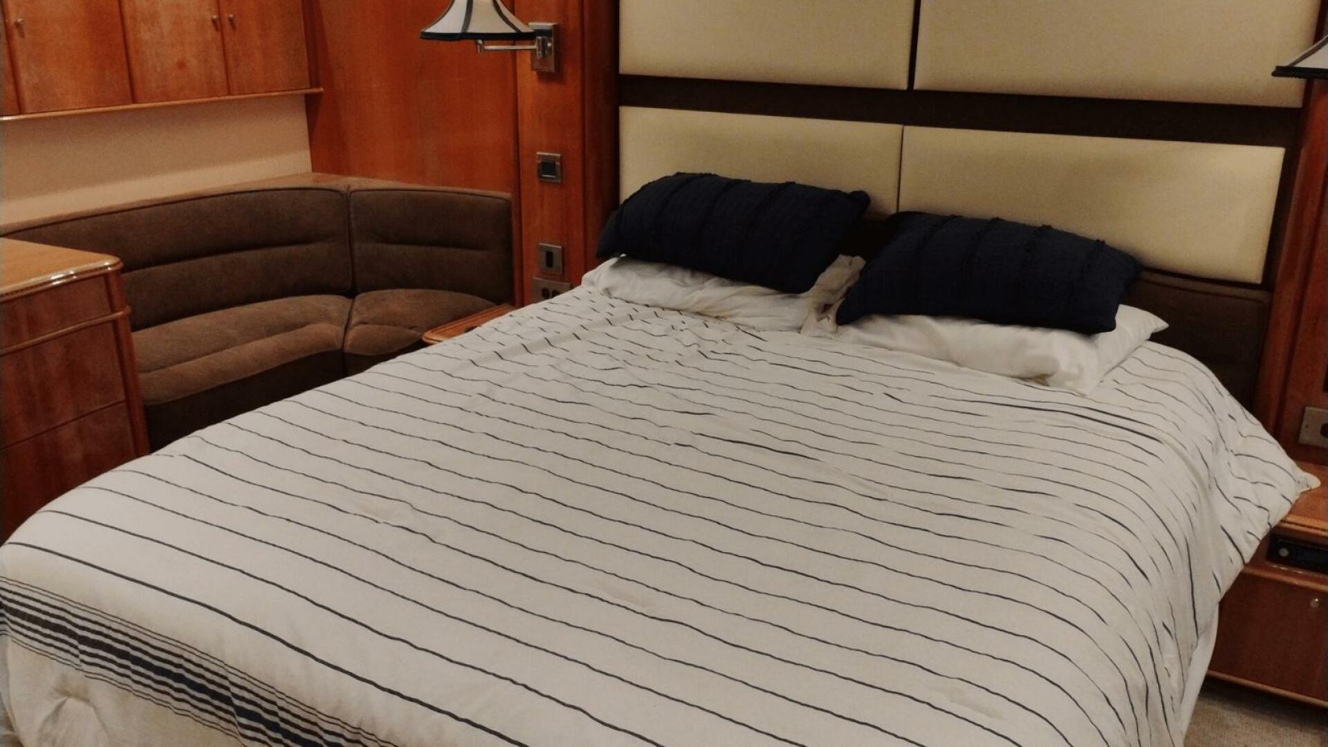 2001 Viking Princess 72 - Image 27