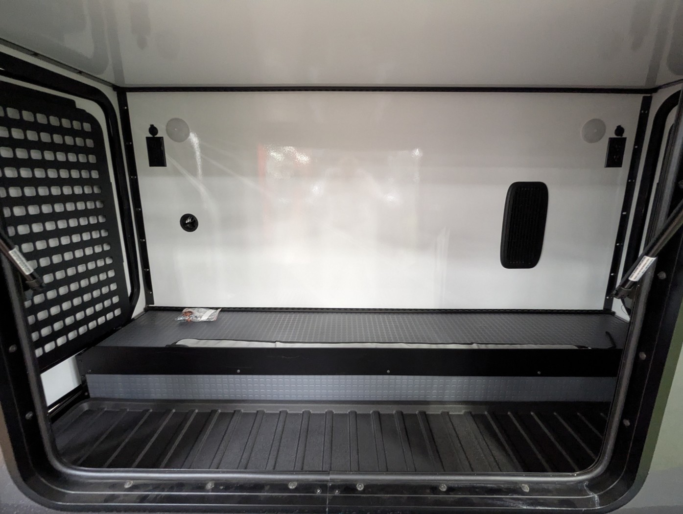 2027 Winnebago EKKO Sprinter 23B – Pop Top AWD - Image 8