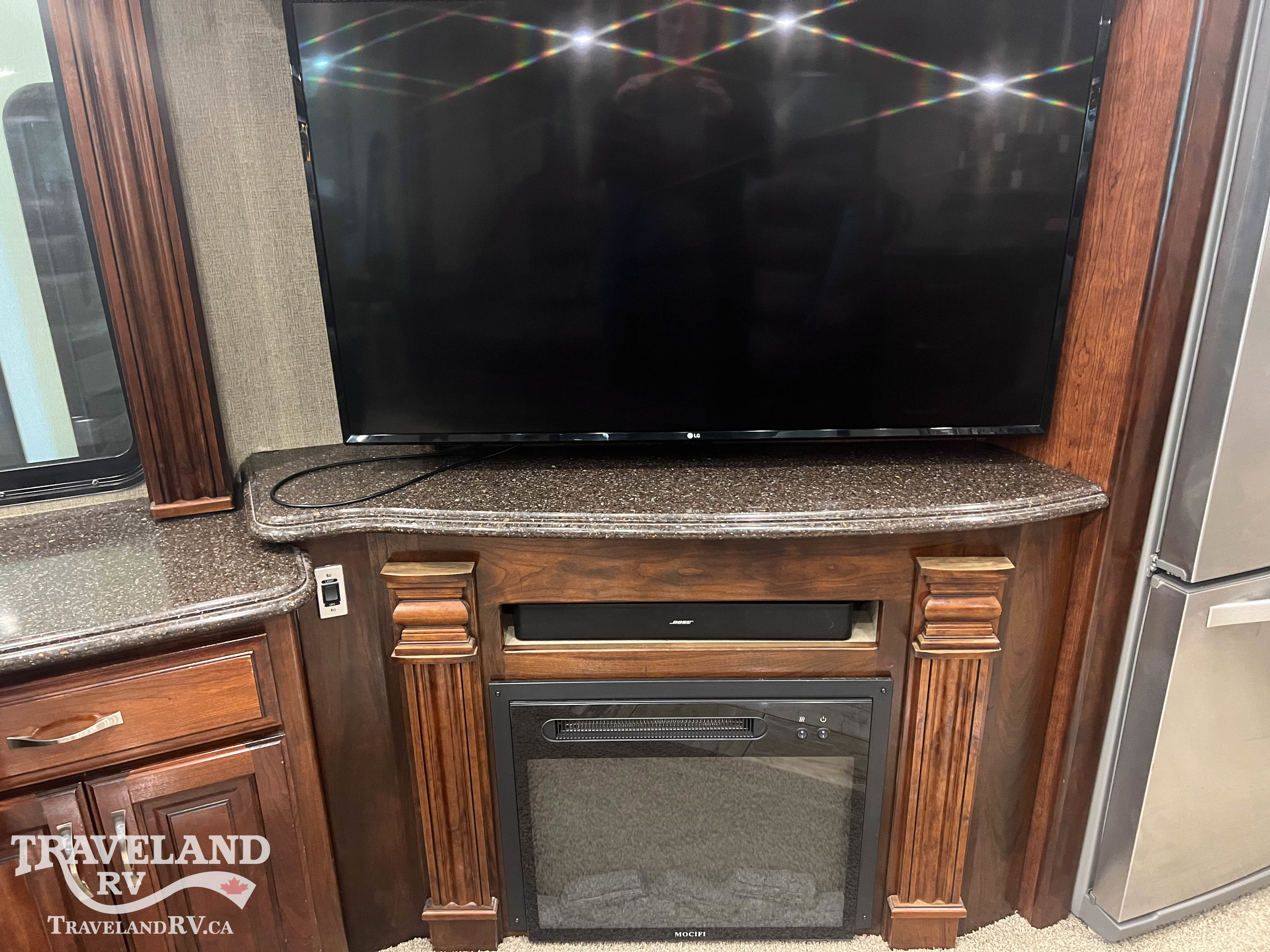 2018 Fleetwood Discovery LXE 40D - Image 14