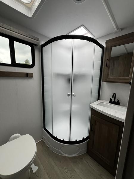 2026 Coachmen FREEDOM EXPRESS FET252RBS - Image 8