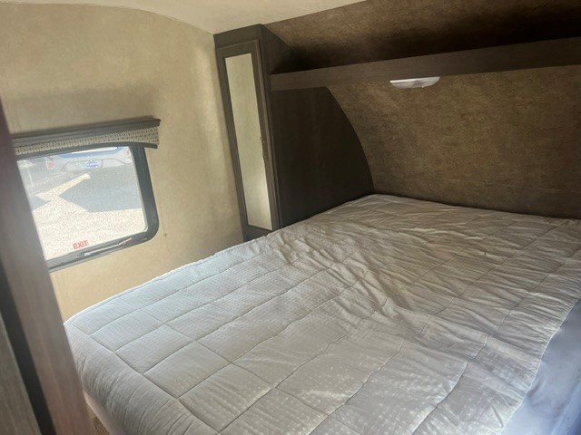 2016 FOREST RIVER EVO ATS 240BHS - Image 17