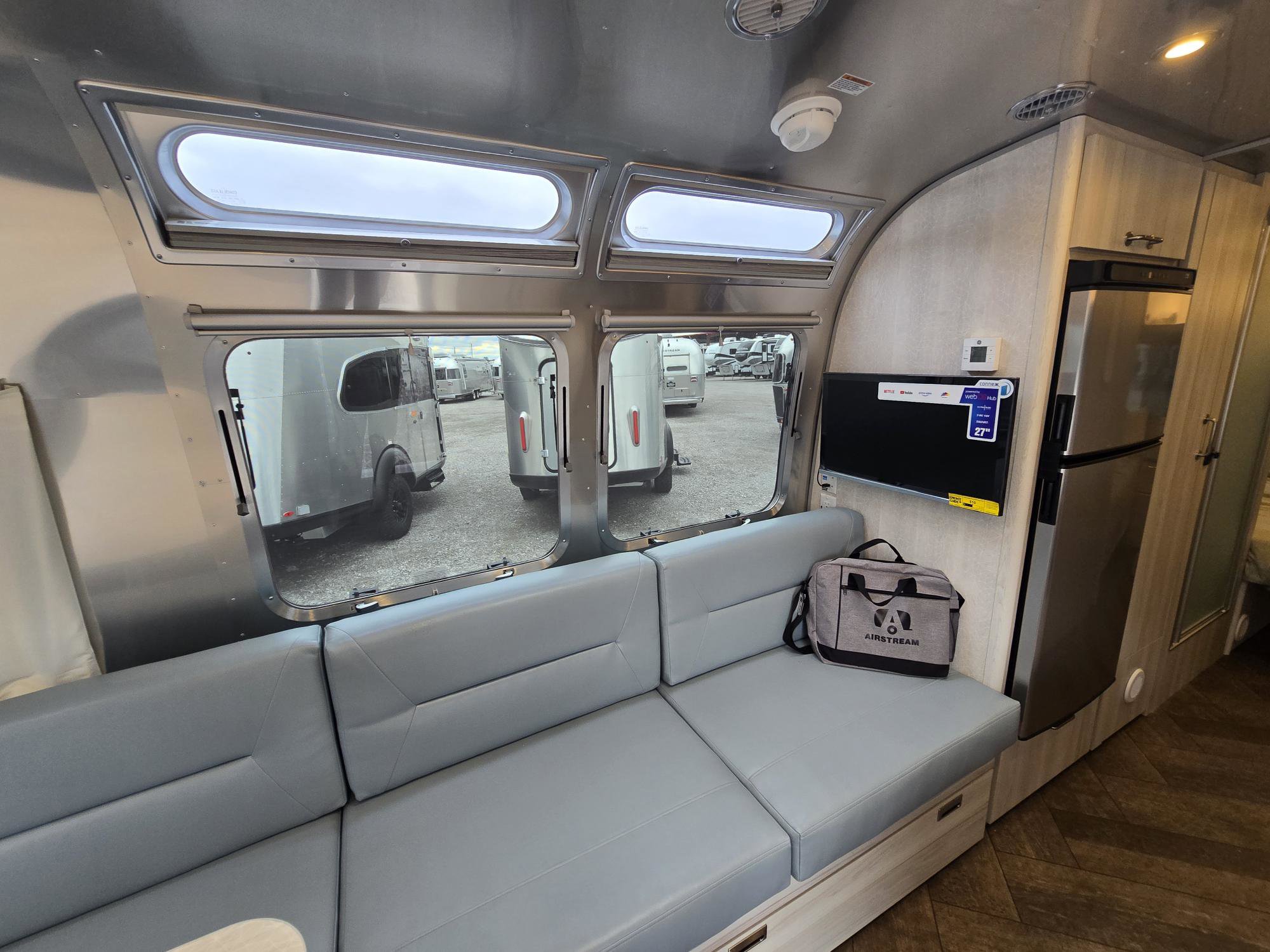 2026 Airstream International 25FB - Image 13