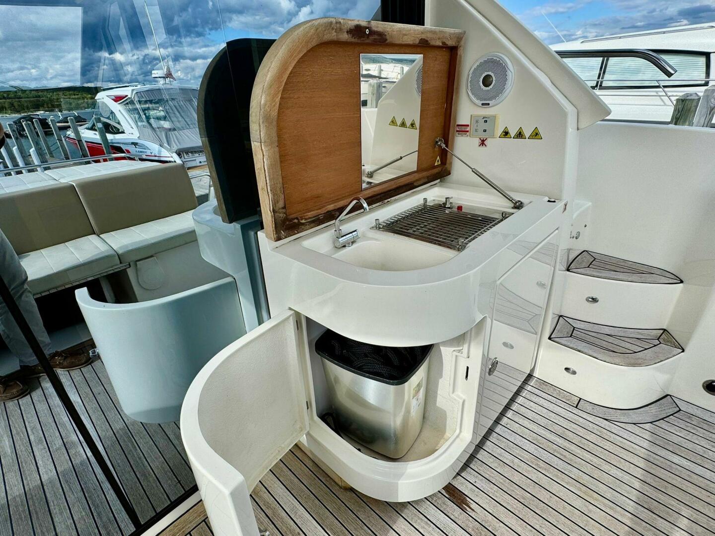 2016 Absolute 45 Sport Yacht - Image 31